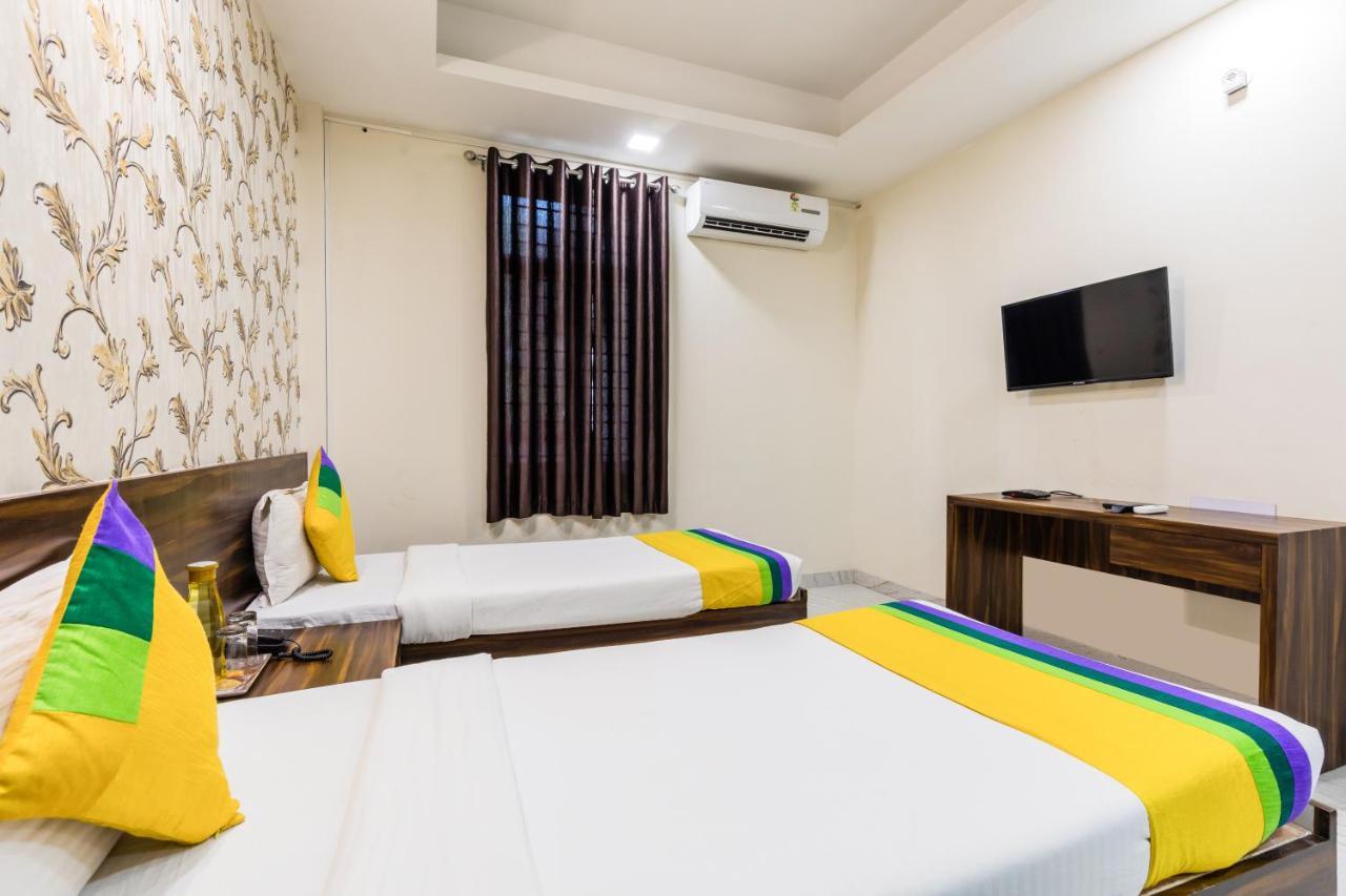 Hotel Treebo Trip Namaste à Indore Extérieur photo